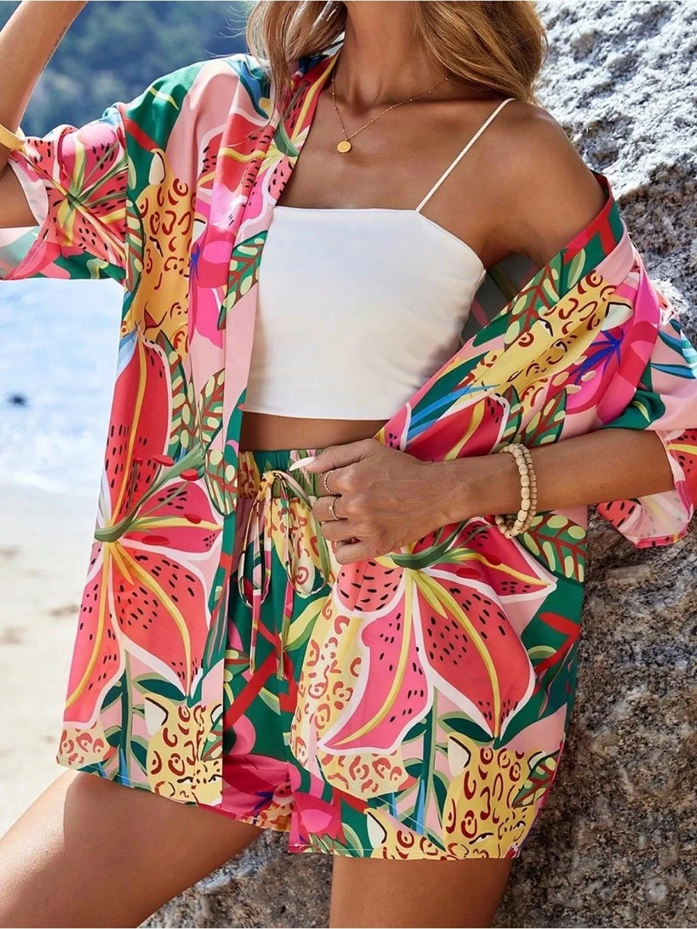 Women’s Tropical Print Two-Piece Short Set - Pink Multicolored Tropical
